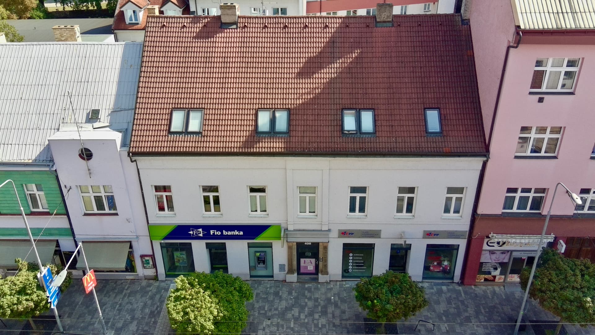 NIGAR Pardubice — Pohled na dům z ulice 17. listopadu